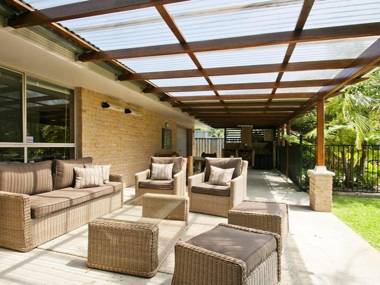 Beachfront Pool House - Absolute beachfront