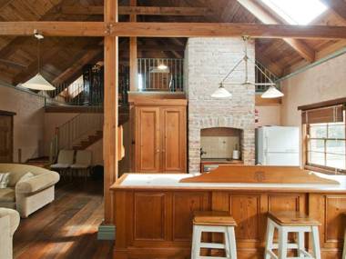 Culburra Cottage - charming country style cottage