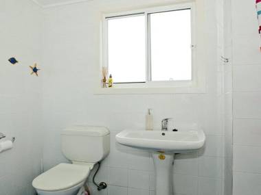 Silvermere Cottage - a cosy family getaway