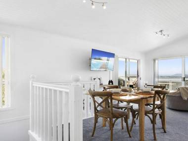 Penguin Cove - relax on the beach