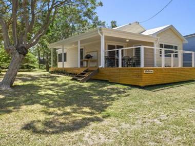 Bellevue - overlooking serene Lake Woolumboola
