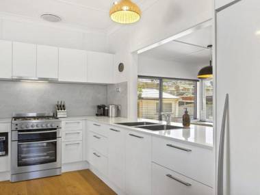 Bellevue - overlooking serene Lake Woolumboola