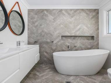 Dayz Dreamin - pool gas fireplace and beachfront