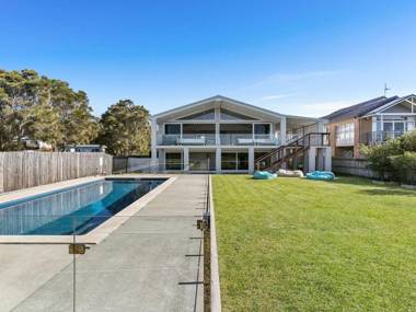 Dayz Dreamin - pool gas fireplace and beachfront