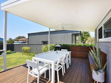 Tilly's Retreat - Pet Friendly - 3 Min Walk to Beach