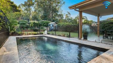 Blissful Bungalow - STAY three PAY two OR Lazy Sunday checkout