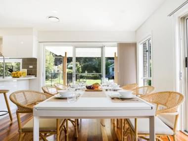 Blissful Bungalow - STAY three PAY two OR Lazy Sunday checkout