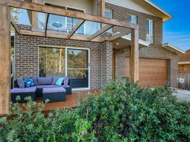 Blissful Bungalow - STAY three PAY two OR Lazy Sunday checkout