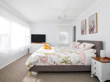 Burra Days I Pet Friendly I 10 mins Walk to the Beach