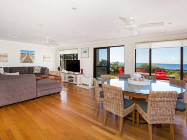 Endless Summer - Pet Friendly Absolute Beachfront