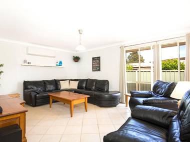 Parkview - Pet Friendly - 5 Mins Walk to Beach