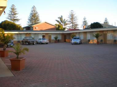 Glenelg Motel
