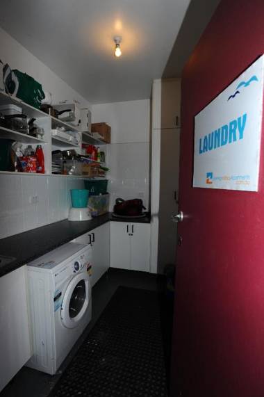 Glenelg Holiday Apartments-Ellis