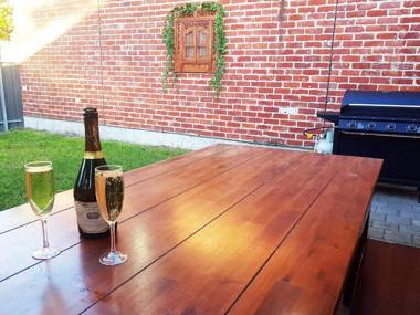 Beach & Pines Glenelg