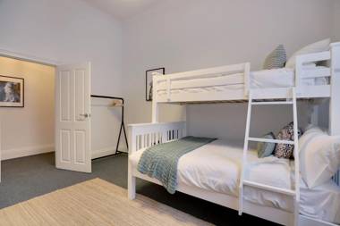 Beach & Pines Glenelg