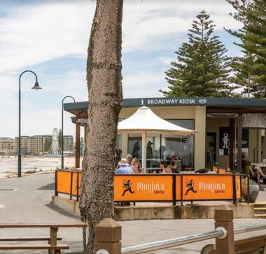 Stylish 3 bed 300m to the beach Wifi Parking Glenelg South