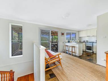 TREETOPS AT WERRI BEACH Gerringong 4pm Check Out on Sundays