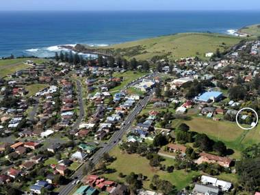 FAIRVIEW and STUDIO Gerringong 4pm check out Sundays