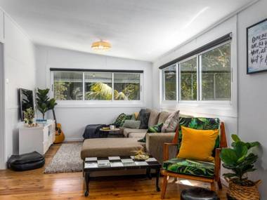 NIRVANA SEASIDE COTTAGES Werri Beach Gerringong 4pm check out Sunday