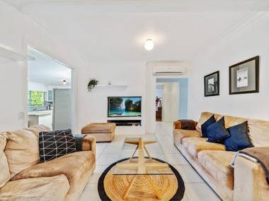 SEAWARD Werri Beach Gerringong 4pm check out Sundays