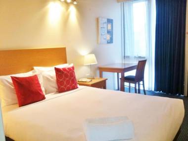 Parkwood Motel & Apartments