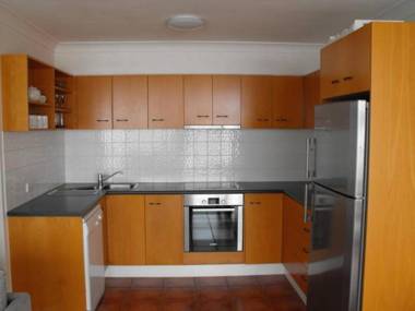 Beachpoint Unit 202 28 North Street