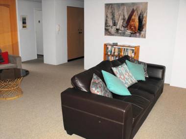 Sandbar Unit 203 1-3 Head Street