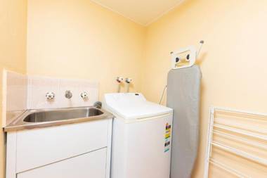 Sandbar Unit 402 1-3 Head Street