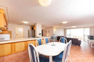 Sandbar Unit 402 1-3 Head Street