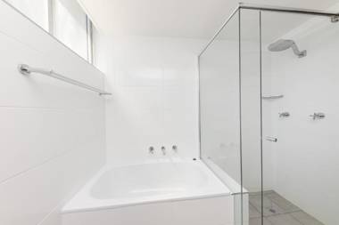 Ebbtide unit 17 2-6 North Street