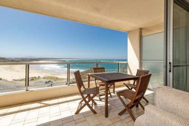 Beachpoint Unit 402 28 North Street