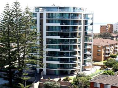 Twin Pines 401 - CBD Location