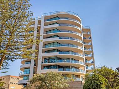 Twin Pines 602 - CBD Location