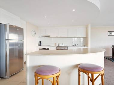 Twin Pines 602 - CBD Location