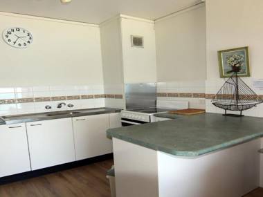 Oceanic 28 - On The Beach!