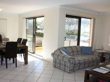 Sandpebbles 1 - Pebbly Beach