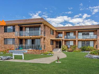 Surfspray 3 - Pebbly Beach