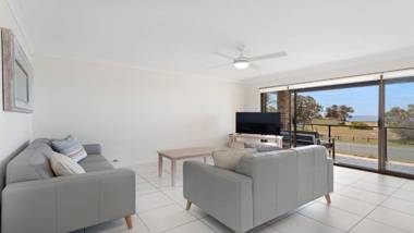 Surfspray 4 - Pebbly Beach