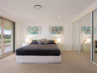 Coral Sands 3 - Pebbly Beach