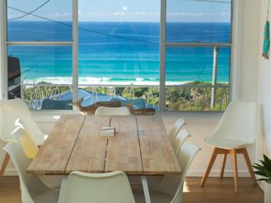 Aqua Palm with Sweeping One Mile Views