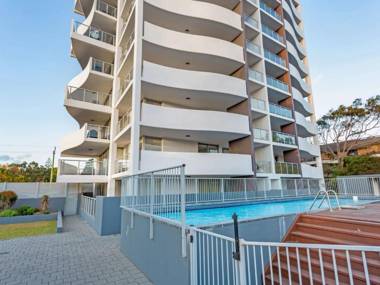 The Crest Penthouse 902