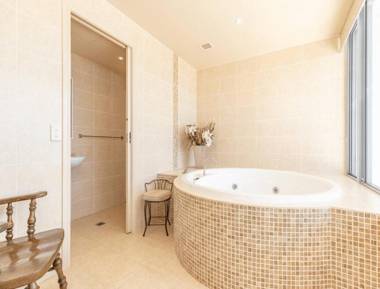 The Crest Penthouse 902