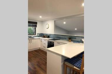 Wallis Lake Retreat-Between the ocean and the lake