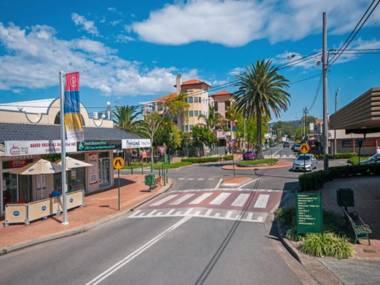 Bella Mare - 2 Bedroom Ocean View Terrace Apt