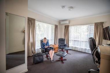 Emerald Maraboon Motor Inn