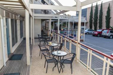 MAS Country Riverboat Lodge Motor Inn