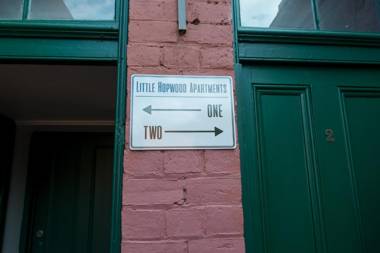 Little Hopwood Apartments No2