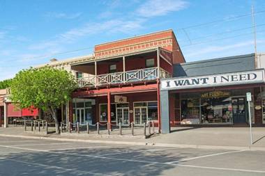 Little Hopwood Apartments No2