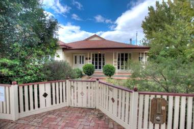 Ayr House - Echuca Holiday Homes