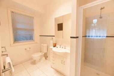 Ayr House - Echuca Holiday Homes